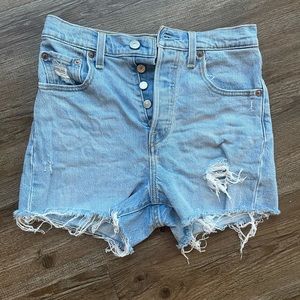 Levi’s Ribcage Shorts